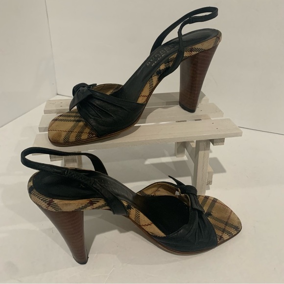 Authentic Vintage Burberrys Sandals - Picture 1 of 11